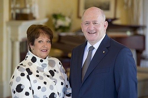 Toàn quyền Australia Peter Cosgrove và phu nhân. Ảnh: Commons.