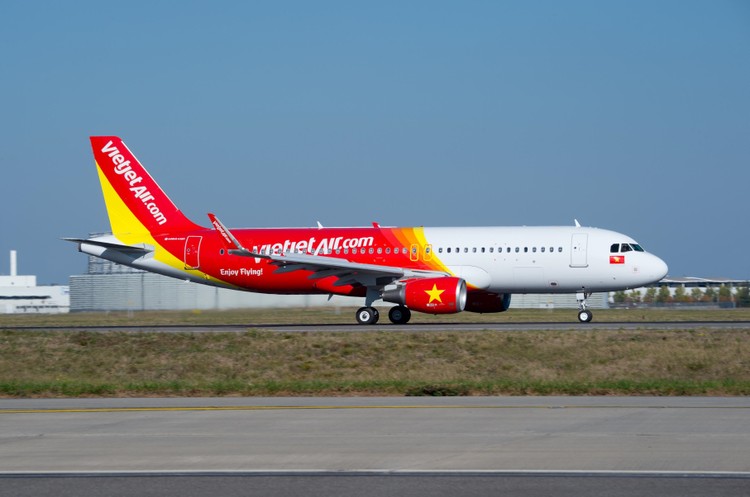 Vietjet ngừng khai thác 4 chuyến bay do ảnh hưởng bão Sơn Tinh