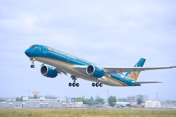 Vietnam Airlines phải giải trình về việc tuyển dụng phi công