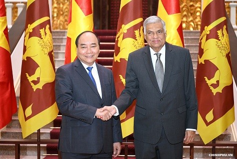 Thủ tướng Nguyễn Xuân Phúc và Thủ tướng Sri Lanka Ranil Wickremesinghe - Ảnh: VGP