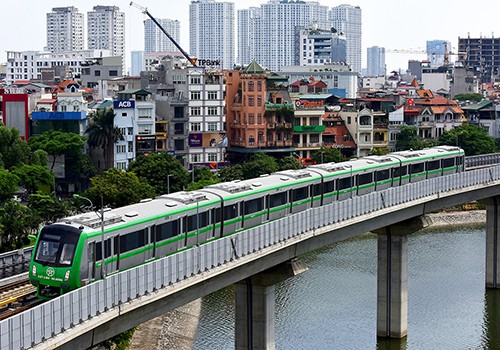 Tàu Cát Linh - Hà Đông trong một lần chạy thử.