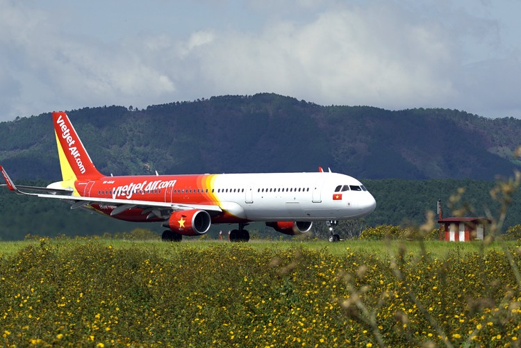 2 triệu vé giờ vàng, bay khắp Việt Nam đến hết năm cùng Vietjet