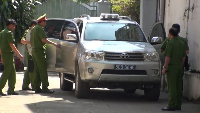 Cảnh sát bắt giữ và khám xét nhà của Nguyễn Văn Minh.