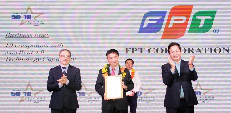 Đại diện FPT nhận giải thưởng tại sự kiện Japan ICT Day 2019 