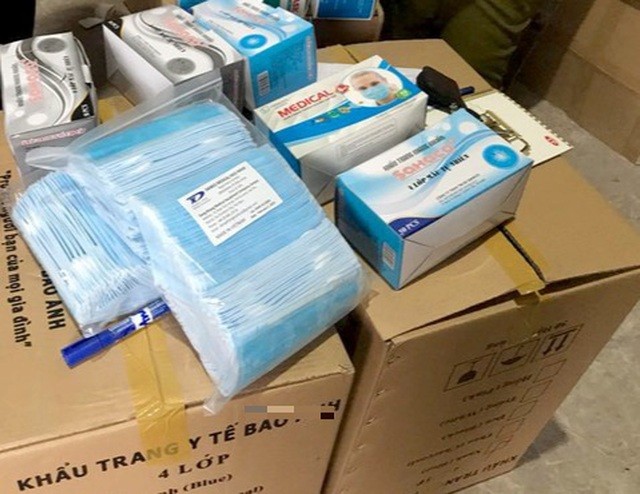 Lượng lớn khẩu trang y tế được vận chuyển sang Lào trái phép