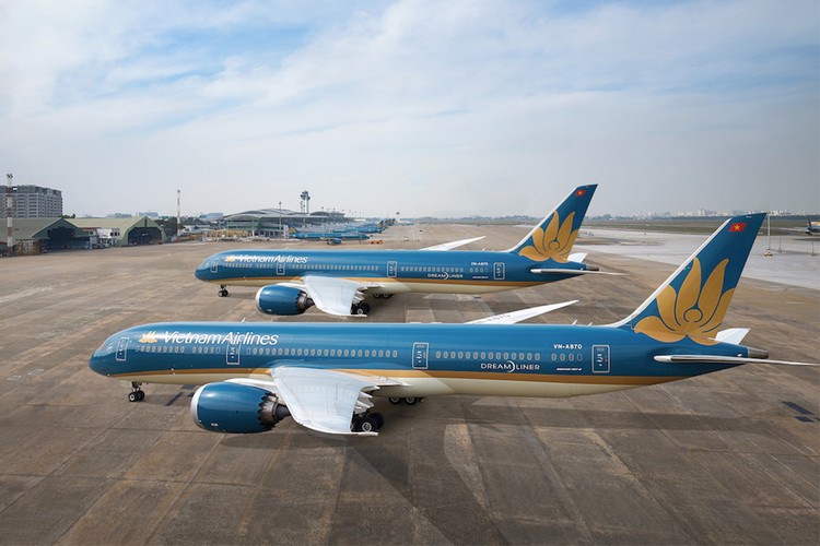 Nhiều máy bay Vietnam Airlines phải dừng đón khách do ảnh hưởng Covid-19. Ảnh: VNA.