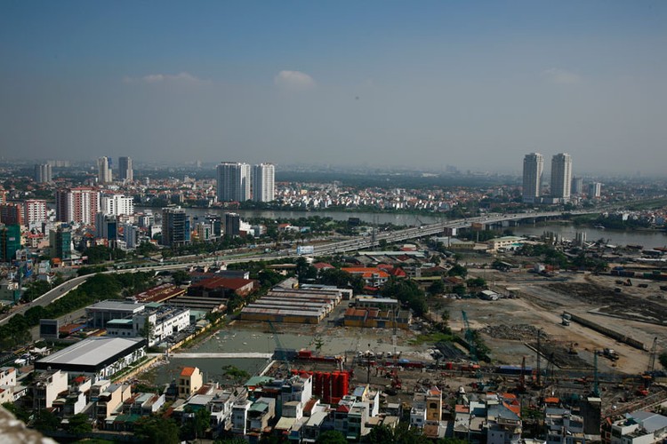 Tham nhũng, lãng phí xuất hiện nhiều trong các lĩnh vực quản lý đô thị, kết cấu hạ tầng, đầu tư xây dựng cơ bản, đấu thầu, đất đai…   Ảnh: Tất Tiên