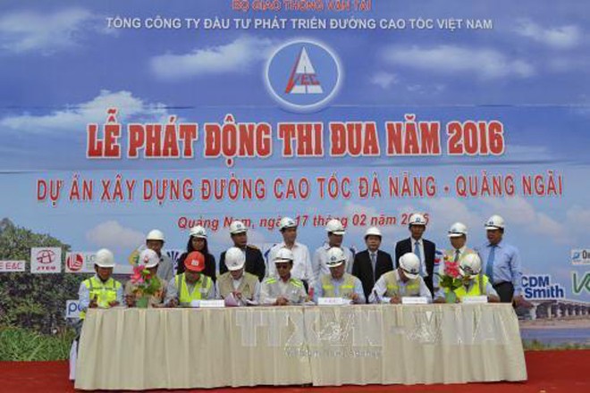 Thông xe đường cao tốc Đà Nẵng- Quảng Ngãi vào cuối năm. Ảnh: Đoàn Hữu Trung-TTXVN