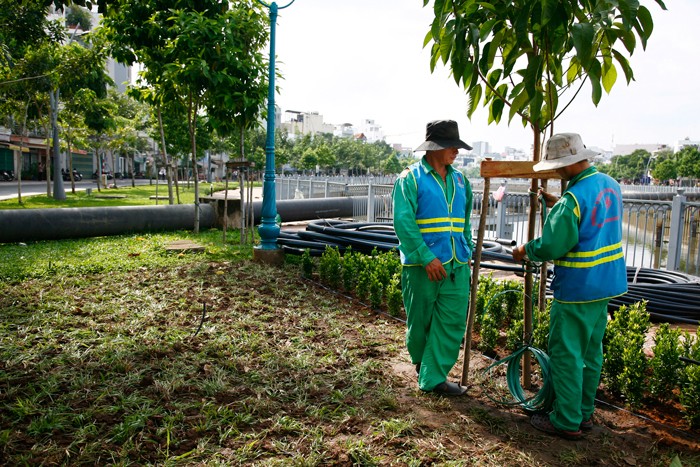 Đấu thầu sẽ tạo động lực lớn cho các DN dịch vụ công hoạt động theo cơ chế thị trường. Ảnh: LTT