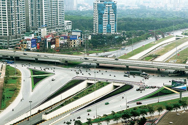 Hầm chui nút giao Trung Hòa (Hà Nội) khánh thành ngày 8/1 đã góp phần xóa bỏ điểm đen ùn tắc và TNGT - Ảnh: Ngô Vinh