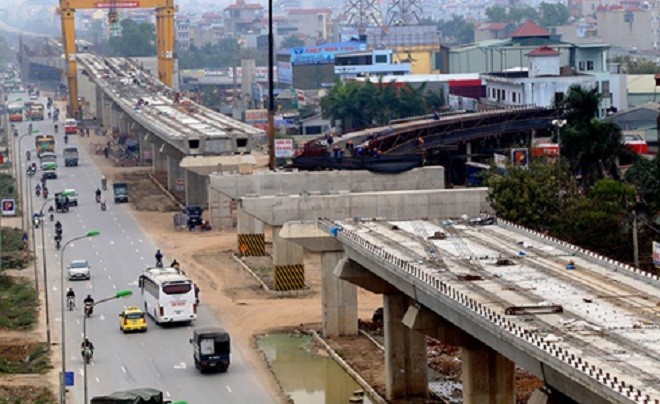 Tuyến đường sắt Cát Linh - Hà Đông vẫn còn dang dở nhiều hạng mục. Ảnh: Bá Đô.