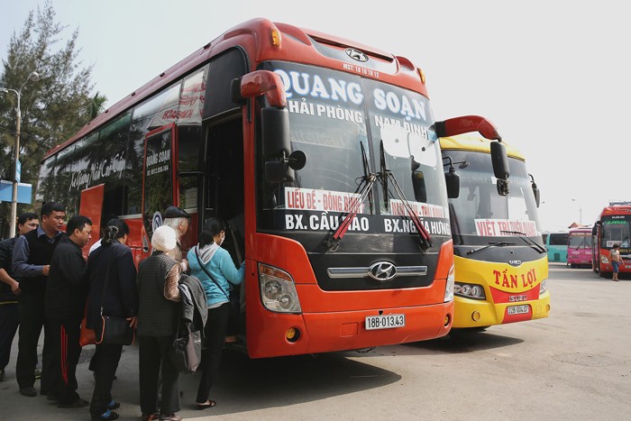 Các doanh nghiệp ngành vận tải vẫn duy trì ổn định cả về doanh thu và lợi nhuận. Ảnh: Nhã Chi