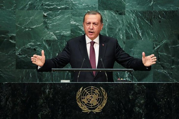 Tổng thống Thổ Nhĩ Kỳ Tayyip Erdogan phát biểu tại Đại Hội đồng Liên Hợp Quốc ở New York hôm 20/9. Ảnh: Reuters