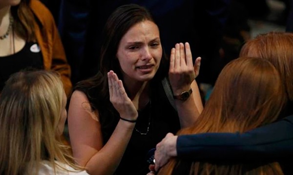 Người ủng hộ Hillary Clinton tại một điểm bỏ phiếu ở Manhattan, New York. Ảnh: Reuters.