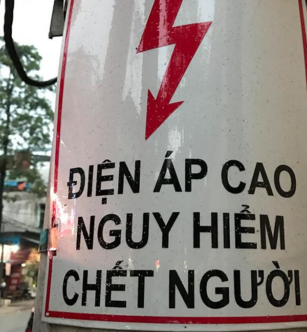 Gói thầu 1: “Biển Cấm trèo! Điện áp cao nguy hiểm chết người”, nhà thầu là Công ty CP Tập đoàn Hoàng Mai trúng thầu với giá là 31,001 tỷ đồng