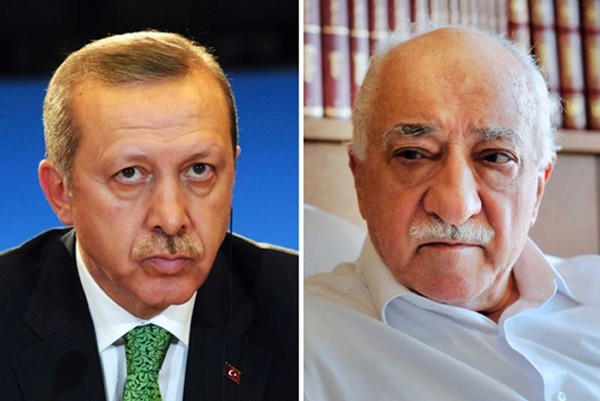 Tổng thống Thổ Nhĩ Kỳ Erdogan (trái) và giáo sĩ Gulen. Ảnh:AFP