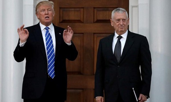 Tổng thống đắc cử Mỹ Donald Trumpvà Bộ trưởng Quốc phòng đề cửJames Mattis. Ảnh:Reuters