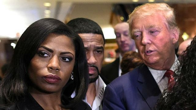 Omarosa Manigault (trái), một ngôi sao truyền hình thực tế, sẽ làm việc tại Nhà Trắng trong chính quyền của ông Trump (Ảnh: AP)