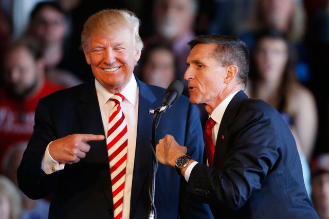 Tổng thống Mỹ Donald Trump và tướng Michael Flynn (Ảnh: Getty)