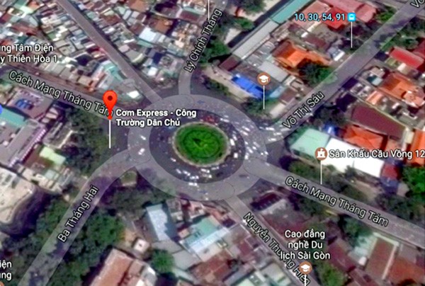 Cầu vượt thép sẽ được xây ở vòng xoay ngã 6 công trường Dân Chủ. Ảnh:Google maps.