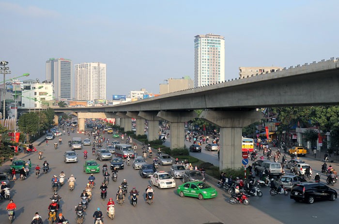 Tuyến đường sắt Cát Linh - Hà Đông đang bị chậm tiến độ vì thiếu vốn. Ảnh: Trung Kiên