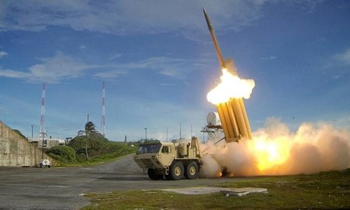 Bộ phận đánh chặn thuộc hệ thống tên lửa THAAD trong một cuộc thử nghiệm. Ảnh:Reuters.