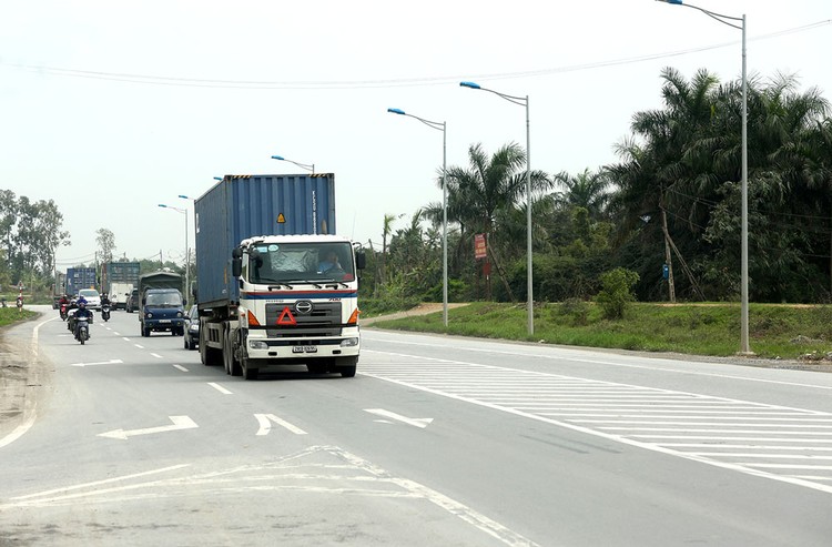 UBND TP. Hà Nội đề xuất Thủ tướng Chính phủ cho phép chủ động quyết định phương án chọn nhà đầu tư thực hiện 12 dự án PPP. Ảnh: Tiên Giang