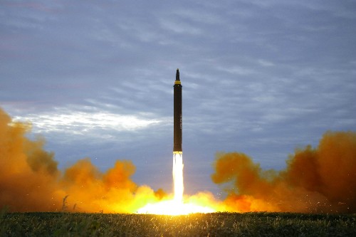 Vụ phóng tên lửa Hwasong-12 của Triều Tiên hôm 29/8. Ảnh:KCNA.