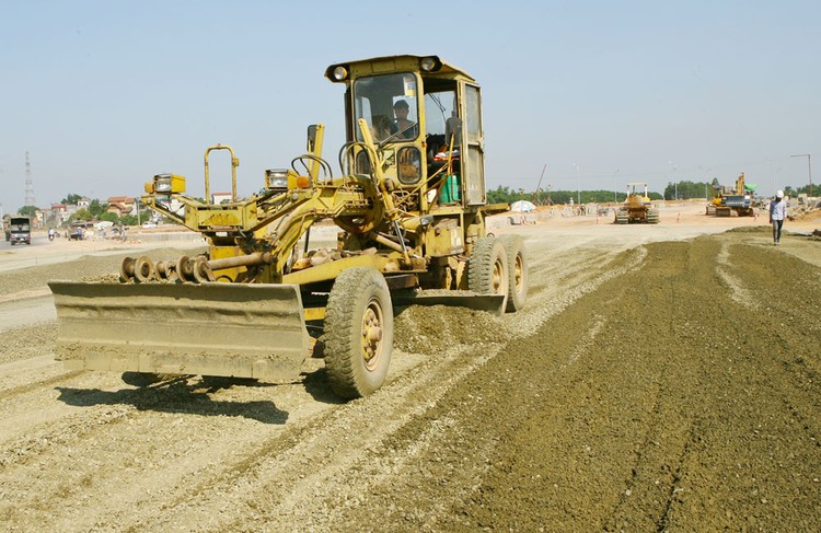 Để hạn chế tình trạng nhà đầu tư BOT “tay không bắt giặc”, chuyên gia khuyến nghị nên nâng tỷ lệ vốn chủ sở hữu của nhà đầu tư lên, ít nhất phải là 30%. Ảnh: Hoài Nam