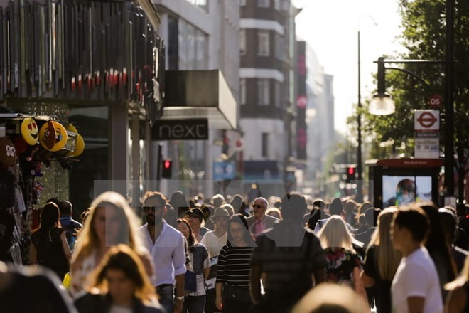 Phố Oxford, trung tâm thủ đô London. (Nguồn: AFP/TTXVN)