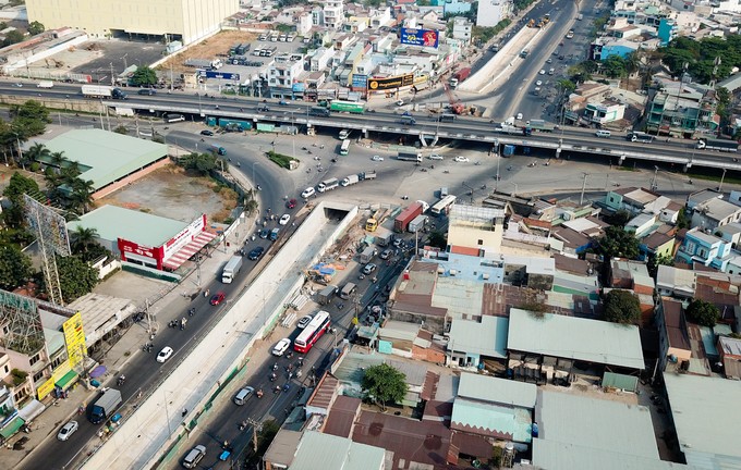 Hầm chui cửa ngõ Tây Bắc TP HCM trước ngày thông xe