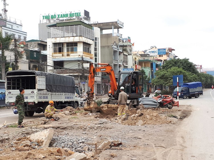 Dự án Cải tạo, chỉnh trang đường Nguyễn Văn Cừ, TP. Hạ Long từng dính nghi án thi công trước mời thầu sau mà Báo Đấu thầu đã phản ánh. Ảnh: Hùng Nguyễn