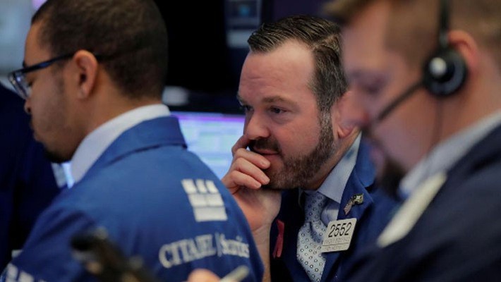 Các nhà giao dịch cổ phiếu trên sàn NYSE ở New York, Mỹ - Ảnh: Reuters.