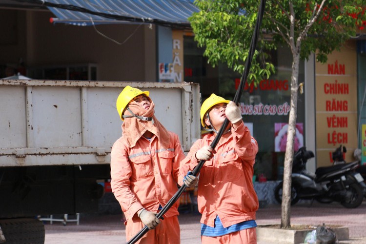 Nguy cơ quá tải, sự cố, nhảy aptomat, thậm chí cháy nổ tăng cao trong điều kiện thời tiết nắng nóng kéo dài