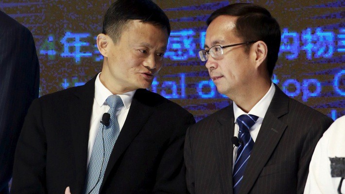 Jack Ma (trái) và Daniel Zhang, CEO của Alibaba Group - Ảnh: Reuters.