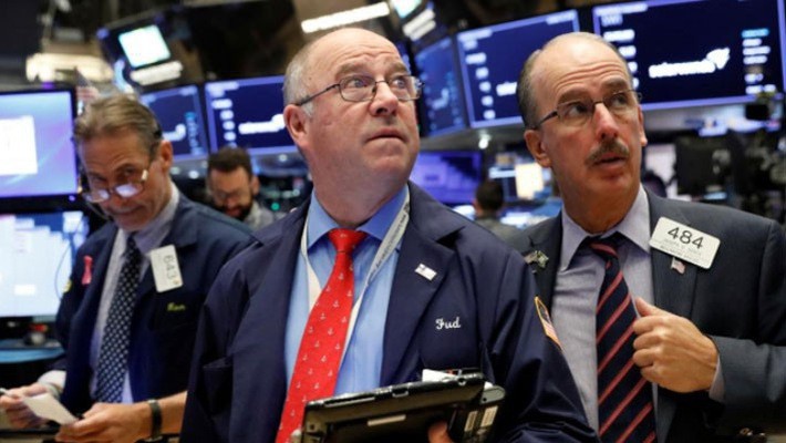 Các nhà giao dịch cổ phiếu trên sàn NYSE ở New York, Mỹ - Ảnh: Reuters.