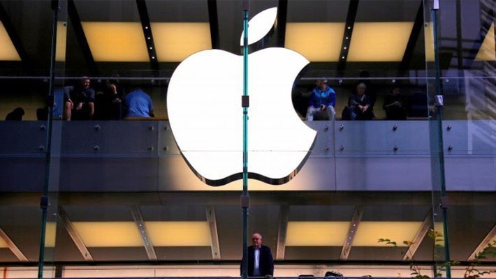 Logo Apple trên cửa hiệu Apple Store ở Sydney, Australia - Ảnh: Reuters.