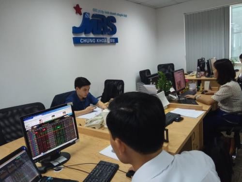 Bluechip kéo VN-Index tăng điểm. Ảnh: Văn Giáp/BNEWS/TTXVN