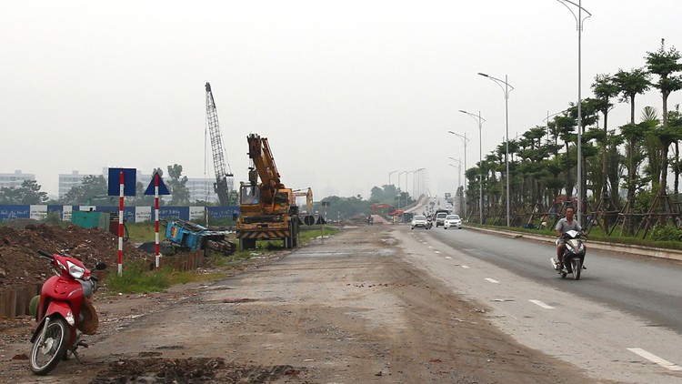 Phó Thủ tướng Vương Đình Huệ yêu cầu các bộ, ngành và địa phương có biện pháp xử lý trách nhiệm chủ đầu tư, nhà thầu chậm hoàn thiện thủ tục giải ngân vốn. Ảnh: Tiên Giang