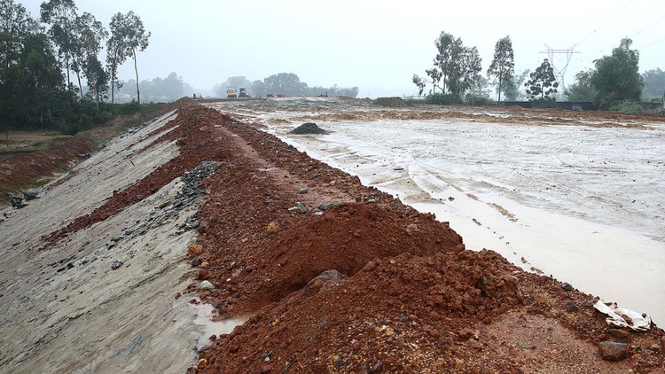 Nội dung của các gói thầu là tư vấn khảo sát, thiết kế kỹ thuật, lập dự toán,... cho 2 đoạn cao tốc Bắc - Nam phía Đông là Mai Sơn - Quốc lộ 45 và Phan Thiết - Dầu Giây. Ảnh: Quang Tuấn