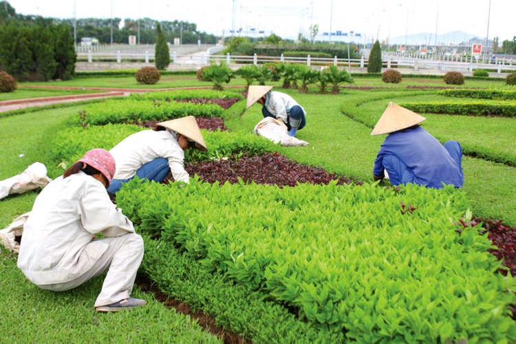 Báo chí đã lên tiếng cổ vũ mạnh mẽ cho khu vực tư nhân tham gia đầu tư vào hạ tầng, cung cấp các dịch vụ công. Ảnh: Hiếu Nguyễn