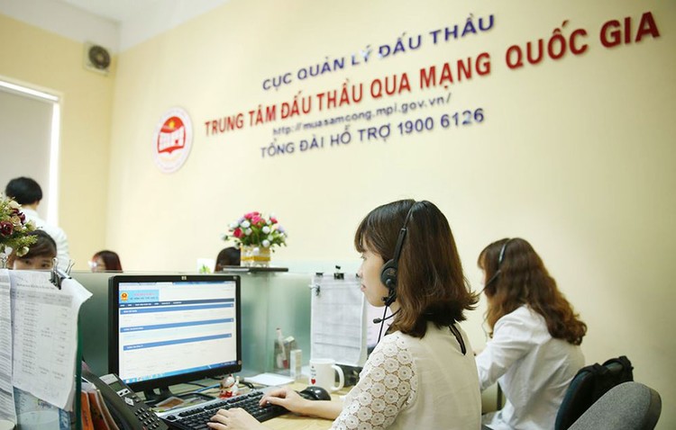 Từ 01/01 đến 15/7/2019, có hơn 16.275 gói thầu được tổ chức đấu thầu qua mạng với tổng giá trị là 45.256 tỷ đồng. Ảnh: Lê Tiên