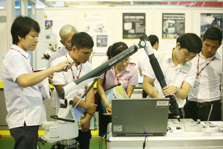 Industry 4.0 Summit 2019 sẽ giới thiệu các thành tựu, giải pháp công nghệ của cách mạng công nghiệp 4.0 cho các ngành, lĩnh vực kinh tế - xã hội của Việt Nam. Ảnh: Lê Tiên