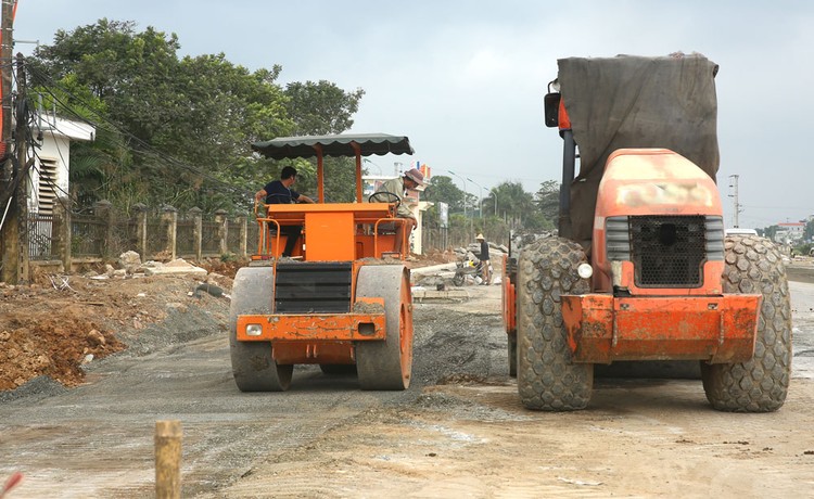 Khi một thành viên liên danh không hoàn thành hợp đồng thì các thành viên khác trong liên danh đều bị coi là vi phạm tiêu chí này. Ảnh: Lê Tiên