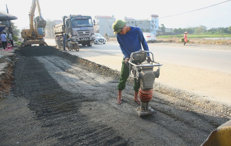 Hiện tại, Công ty TNHH Hải Đăng Khoa đang trong thời gian thực hiện hợp đồng của 5 gói thầu, với tổng giá trúng thầu hơn 137 tỷ đồng. Ảnh: Nhã Chi