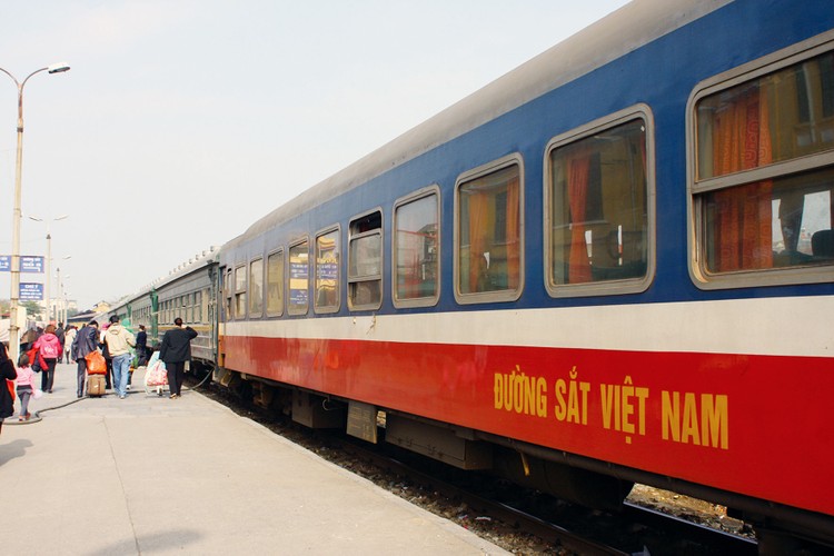 Tổng công ty Đường sắt Việt Nam đề xuất quay về bộ chủ quản cũ liên quan đến vướng mắc trong cơ chế đặt hàng công tác bảo trì kết cấu hạ tầng. Ảnh: Nhã Chi
