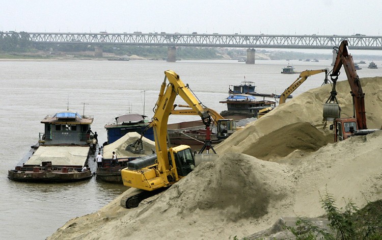 Luật Thuế tài nguyên cho phép doanh nghiệp kê khai giá tính thuế nhưng không được thấp hơn giá do UBND cấp tỉnh quy định