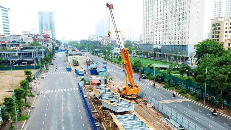 Thông tin đấu thầu càng minh bạch, nhà thầu càng dễ dàng tìm kiếm và tiếp cận với gói thầu phù hợp với năng lực của mình. Ảnh: Lê Tiên