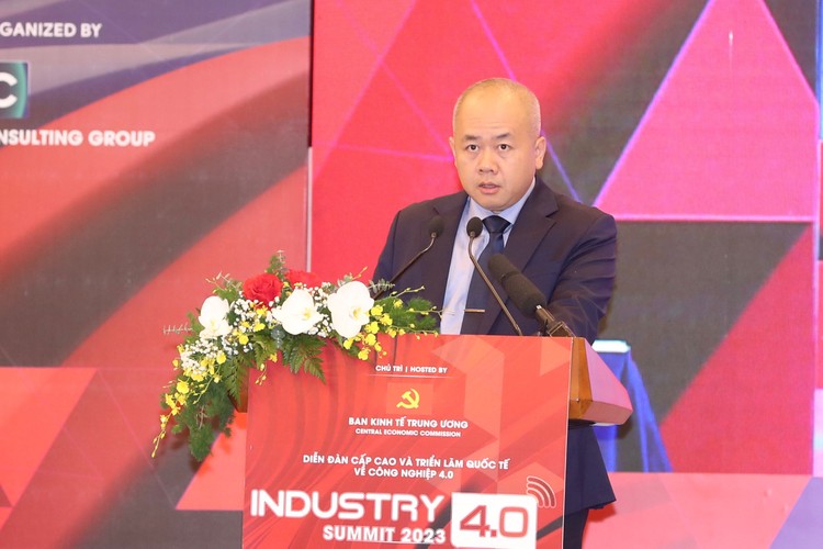 Thứ trưởng Đỗ Thành Trung phát biểu tại Diễn đàn cấp cao và Triển lãm quốc tế về công nghiệp 4.0 năm 2023. Ảnh: Đức Trung