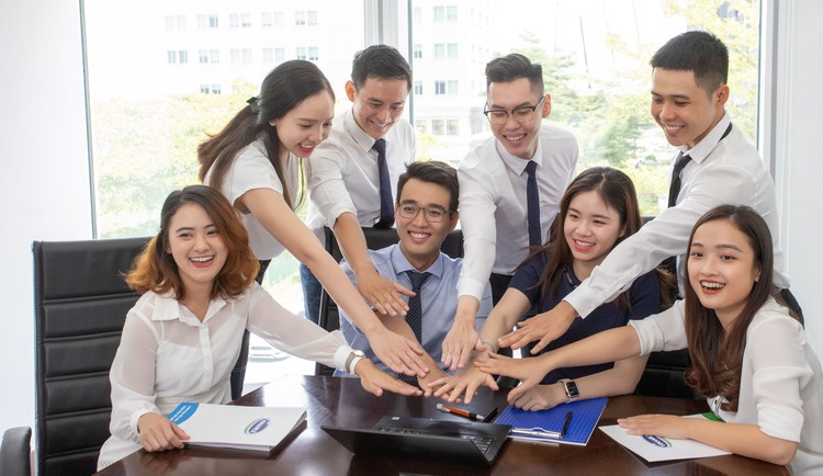 Cơ hội được đào tạo, trải nghiệm thực tế
công việc và tham gia vào các dự án lớn là những điểm thu hút các bạn trẻ tài
năng đến với Chương trình Quản trị viên tập sự của Vinamilk.